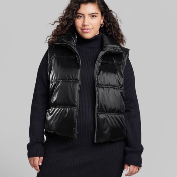 Wild Fable Women's plus size  Iridescent Cropped
 Black Puffer Vest - Picture 1 of 9